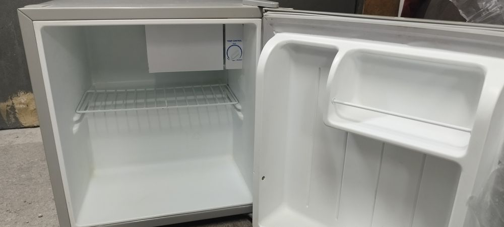 Lodówka MPM mała turystyczna