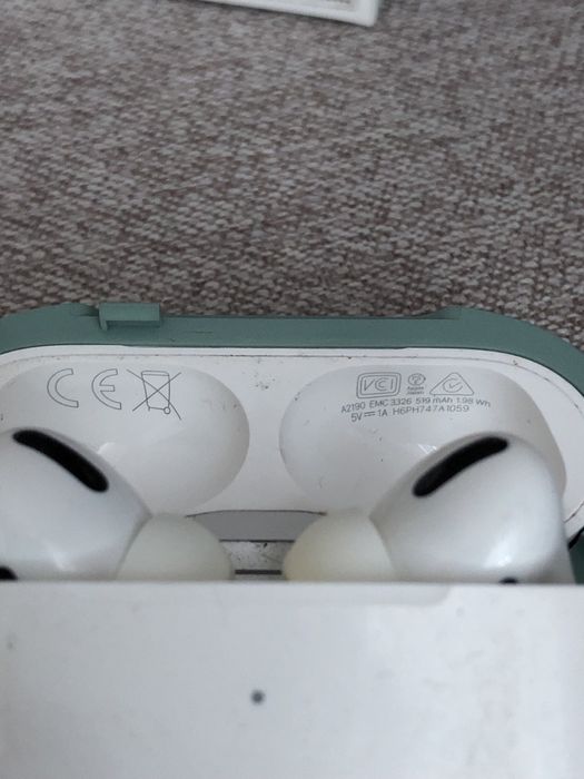 AirPods Pro 1 gen + case ESR (opis)