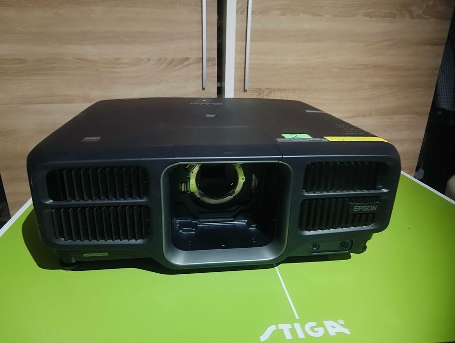 projektor Epson EB 1755U 15 000 lm różne obiektywy