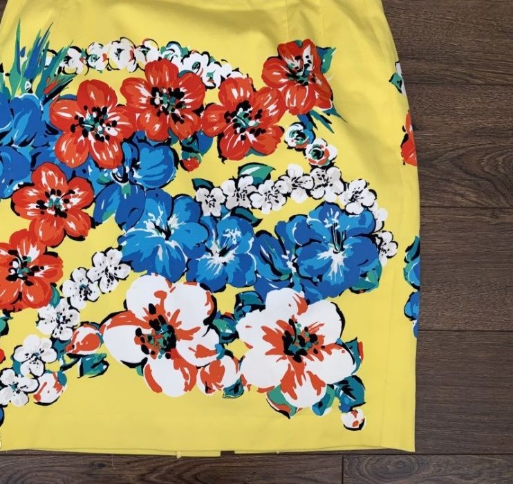Стильная яркая желтая юбка в цветы escada s,оригинал 100% хлопок