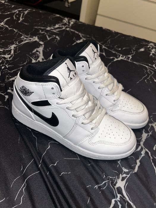Air jordan 1 mid branco / preto tamanho 38.5