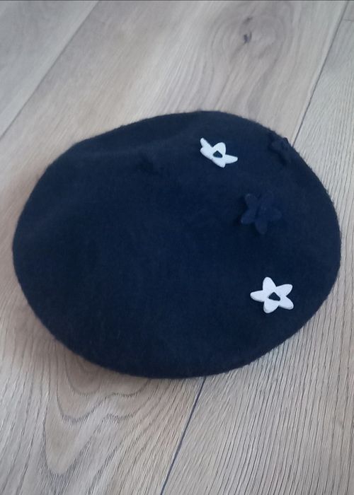 Czarny beret damski