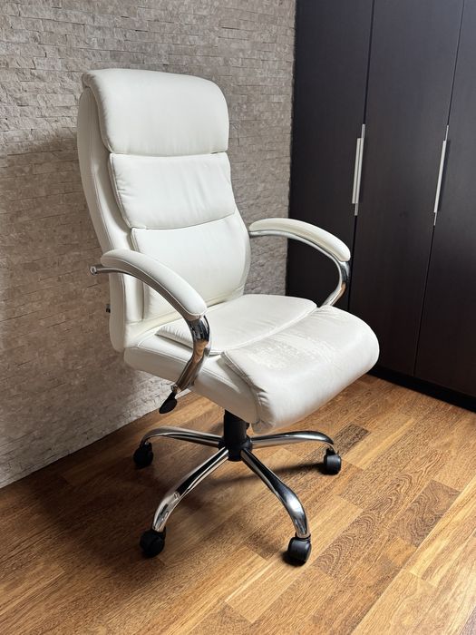 Fotel biurowy Mebel Partner