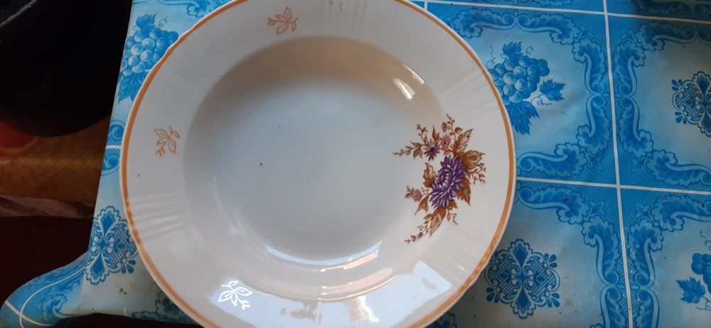 Тарелки,миски