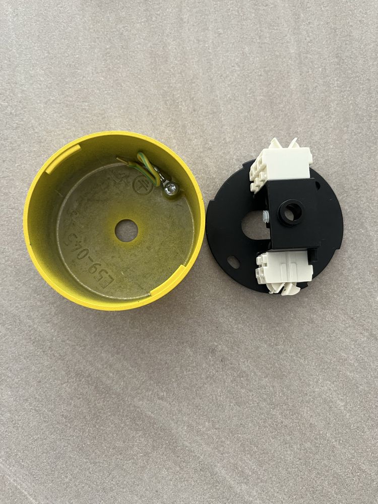 Osłona sufitowa ,rozeta metalowa lampy 8 szt