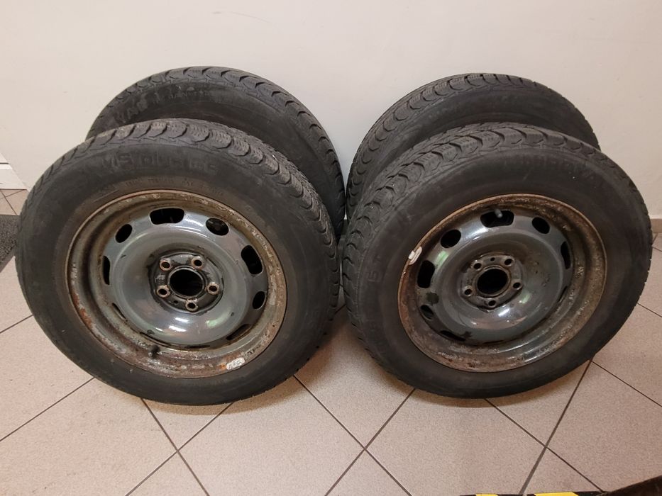 Komplet kół stalowych 5x112 z oponami zimowymi 195/65 15