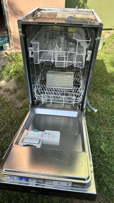 Zanussi посудомийна машина