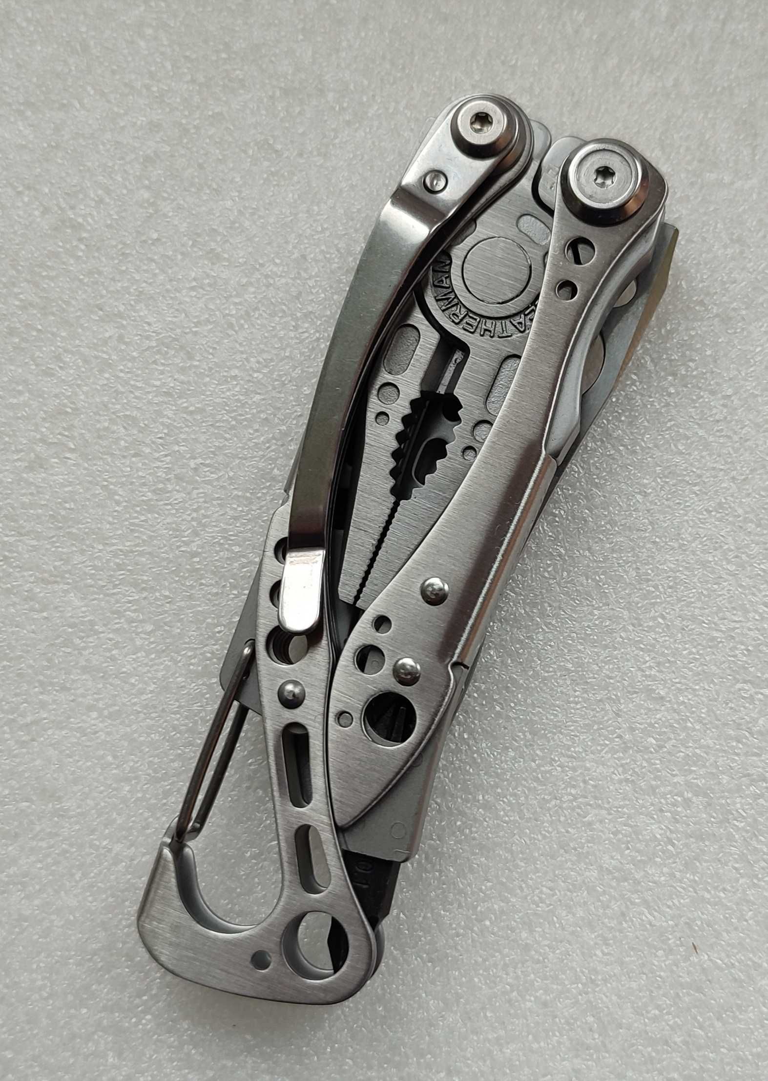 Мультитул Leatherman Skeletool