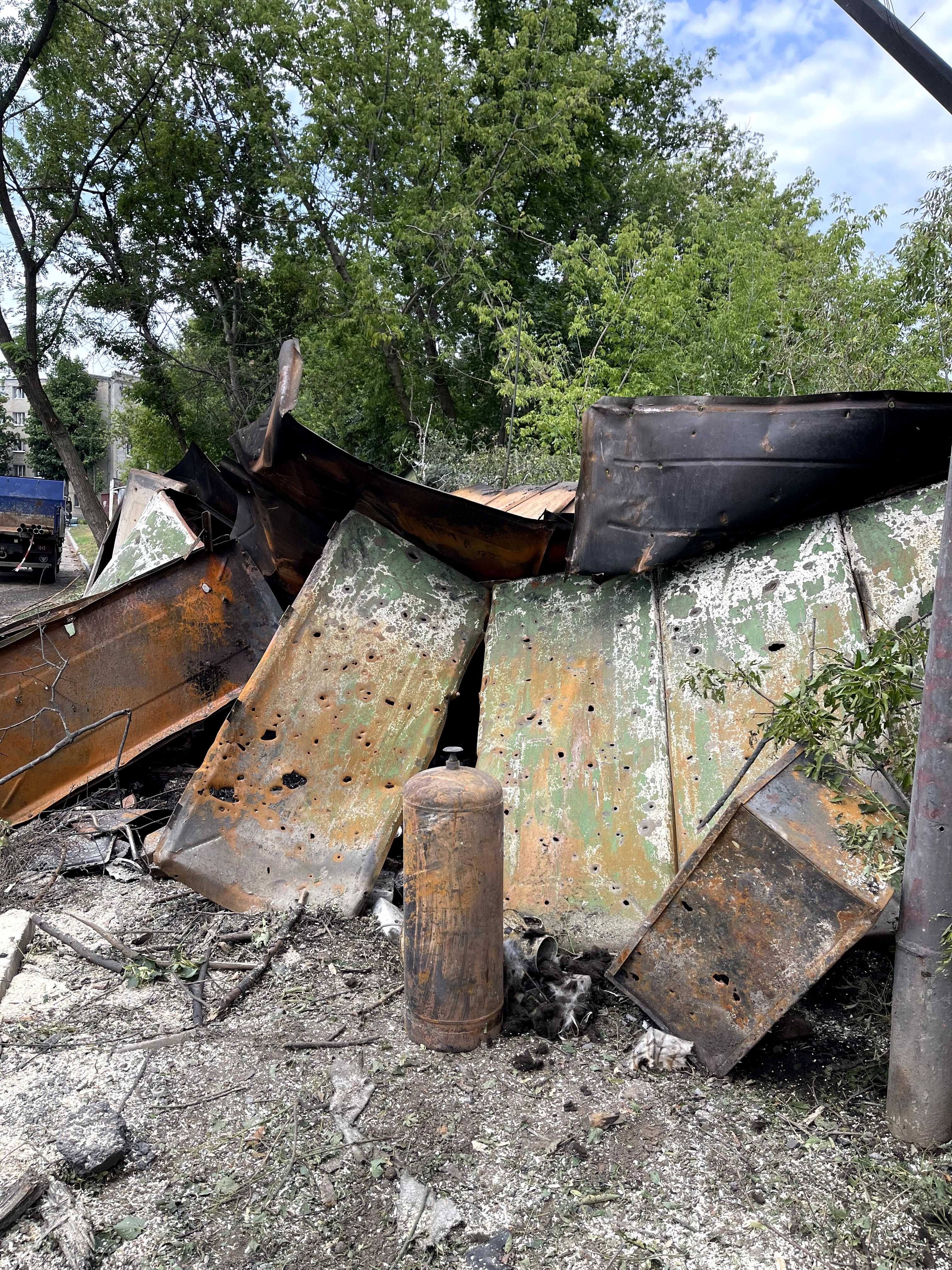 Металевий гараж, Жуковського (біля стадіону ХАІ), після прильоту