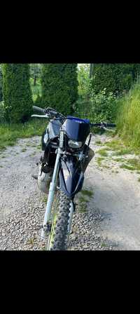 Yamaha dt 125 r.