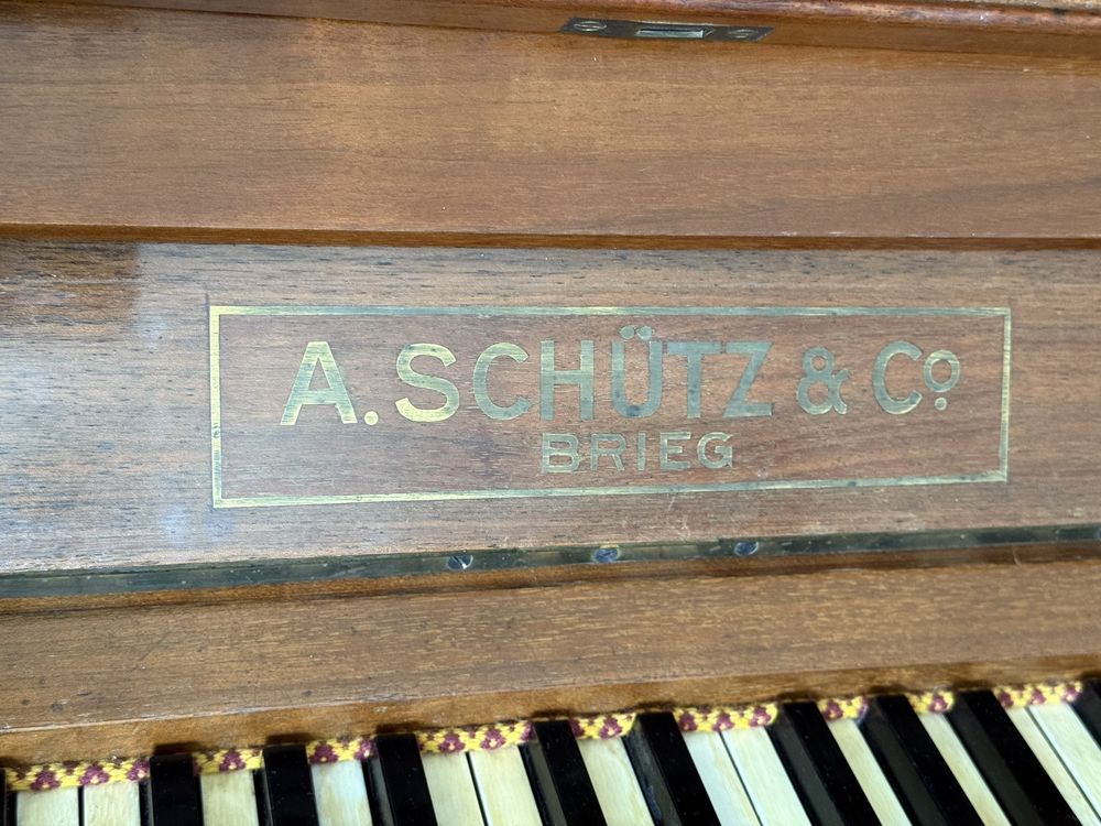 Zabytkowe pianino A. Schutz & Co. Brieg