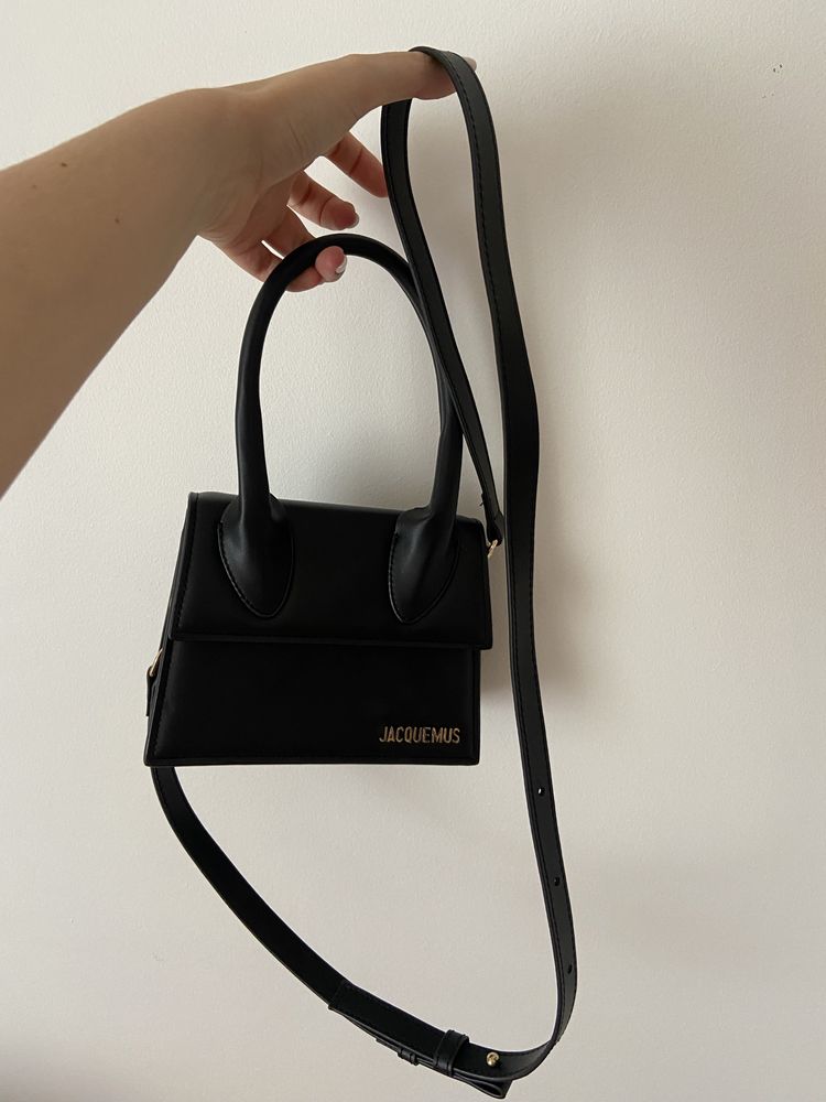 Mala Jacquemus chiquito preta