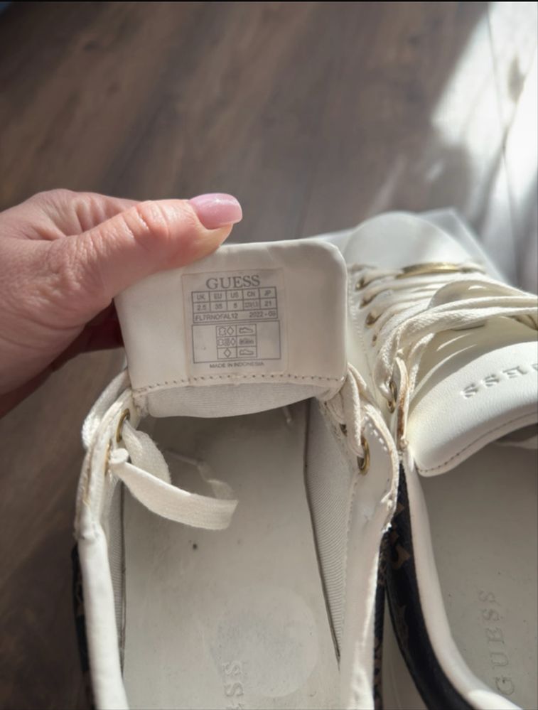 Guess Sneakersy FL8VIB LEA12 Biały
