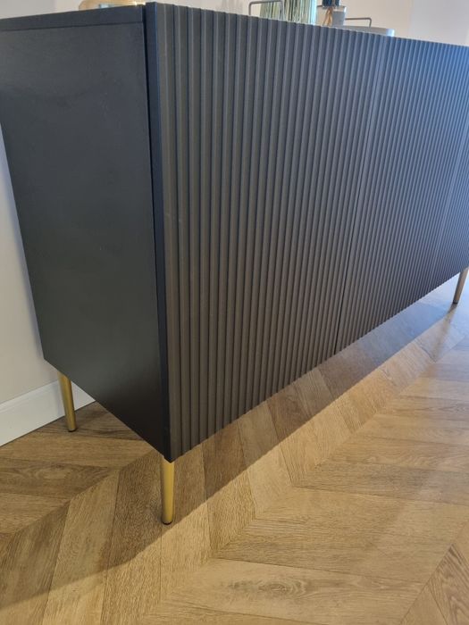 Sprzedam komodę i szafke rtv- komplet