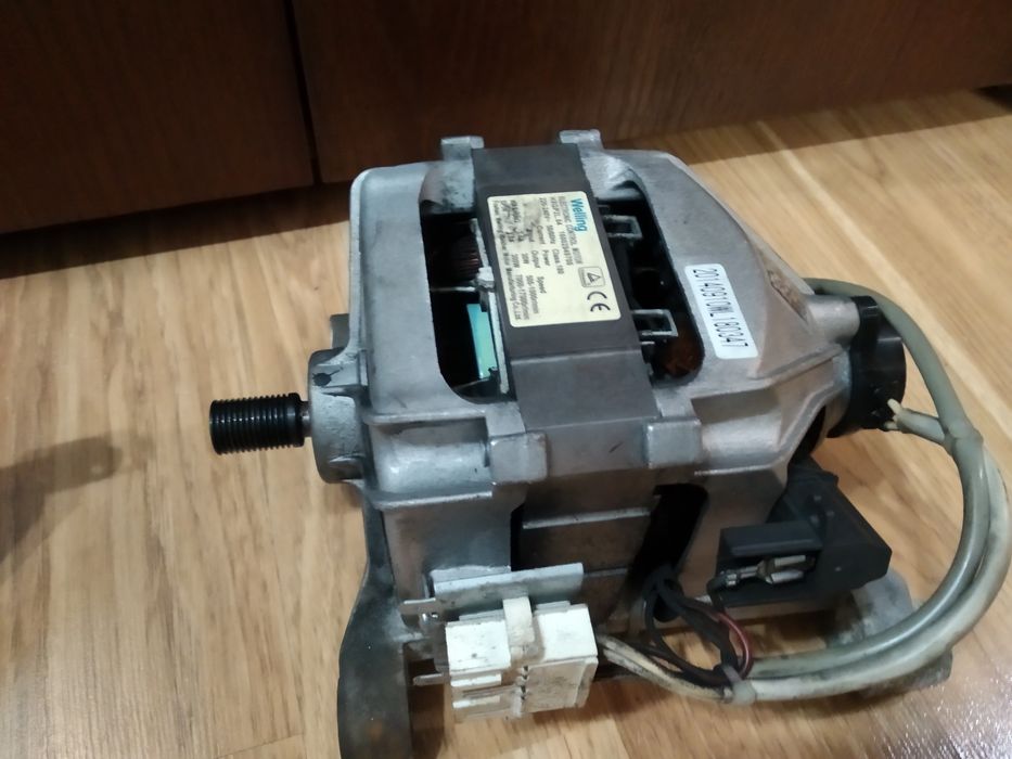 Indesit б/у двигатель