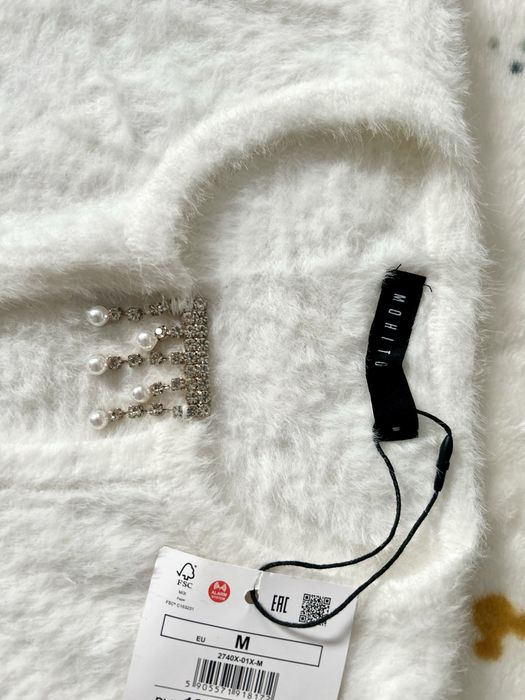 Nowy, elegancki, biały sweter z perełkami i dżetami  Mohito, rozm. M