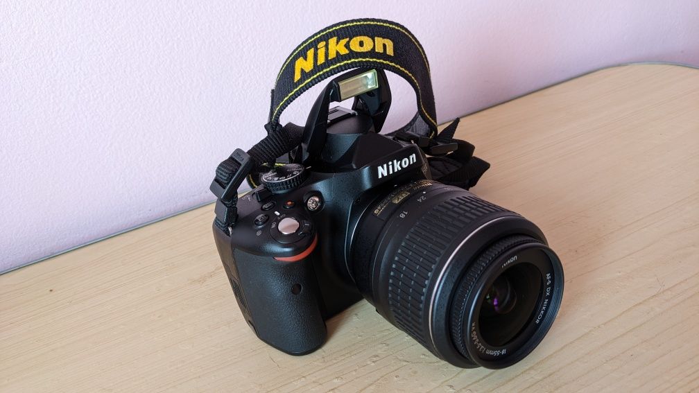 Nikon D5100 AF-S 18-55 G VR пробіг менше 2 тисяч,  з  картою на 64 Gb