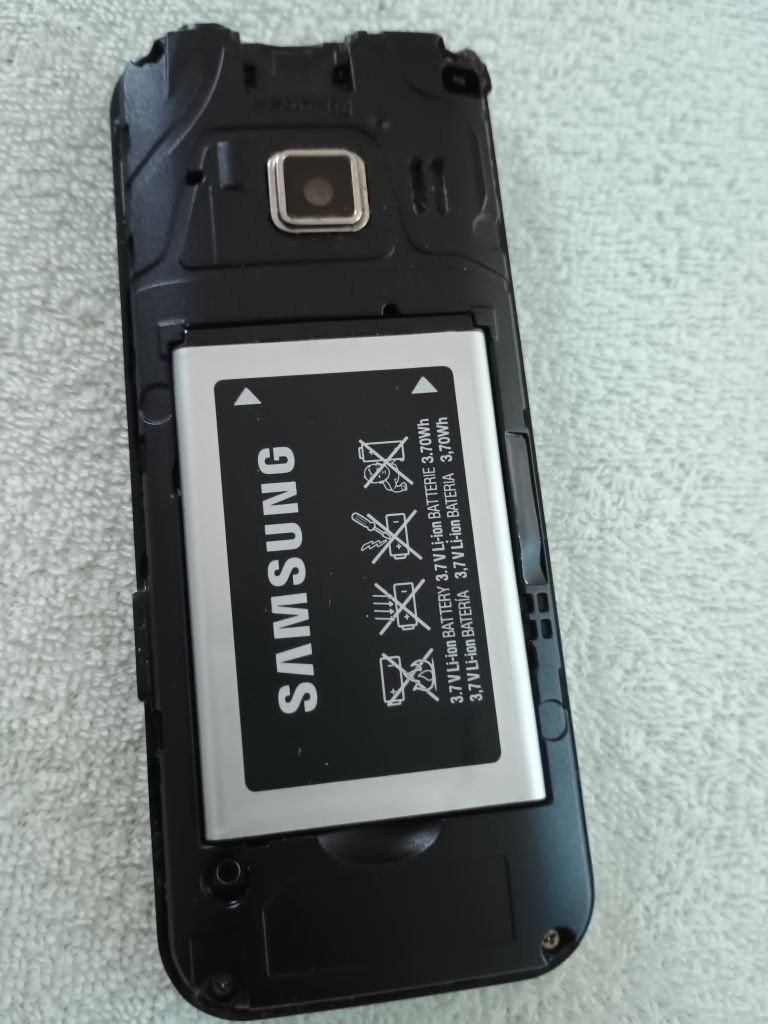 Telefon Samsung GT C3322 na dwie karty SIM