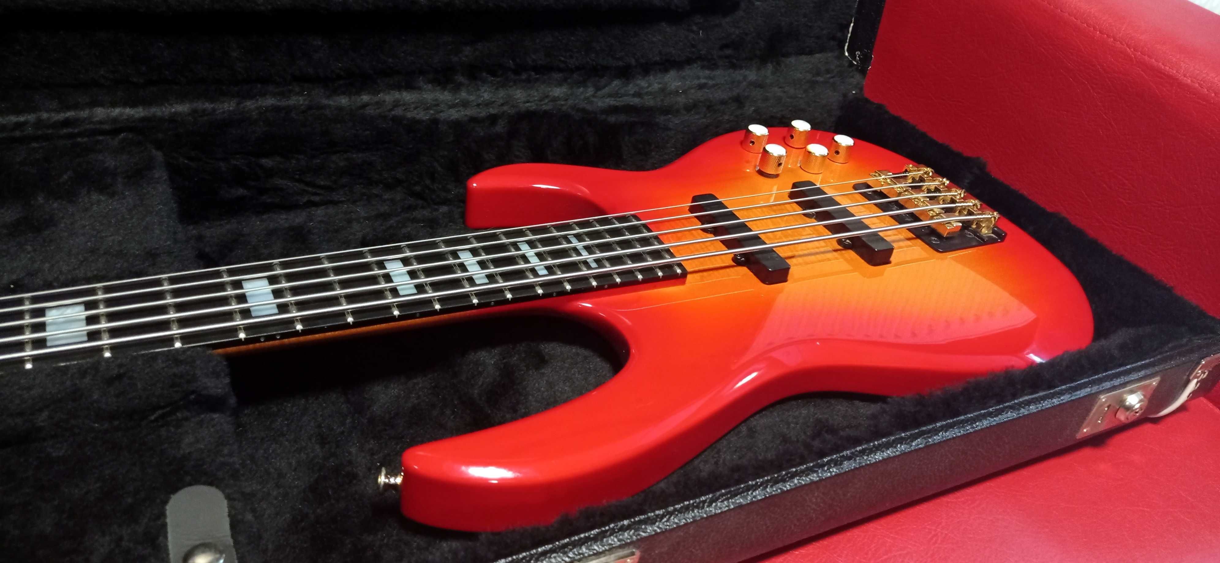 Carvin LB75 5 strunowy aktywny bas USA