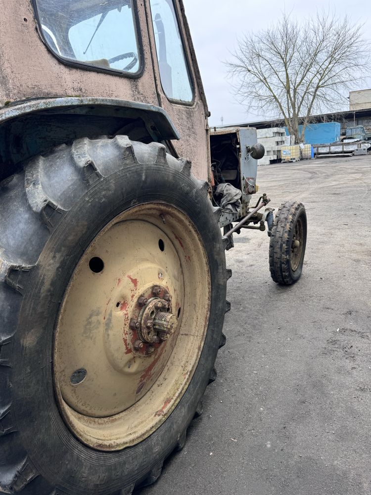 Трактор Ю М З-6