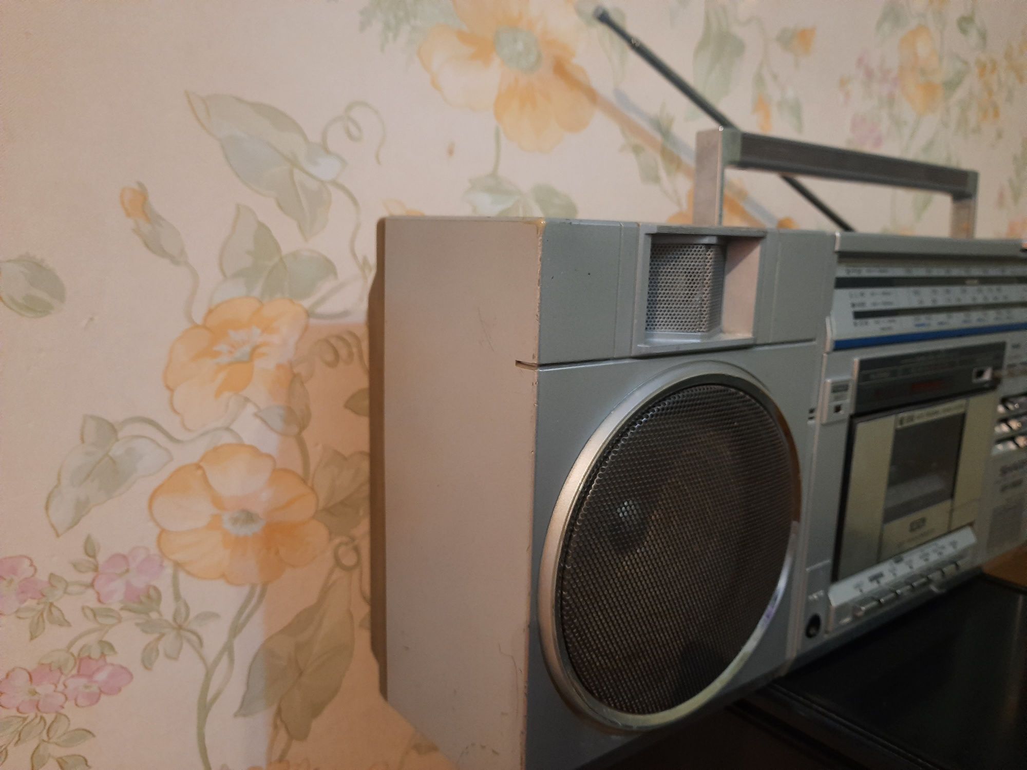 Продам магнитофон sharp gf7500