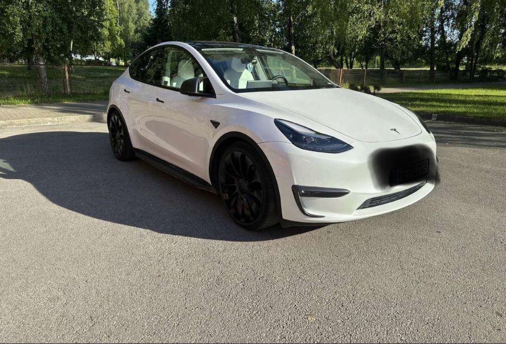 Tesla model Y long range dual motor 2022