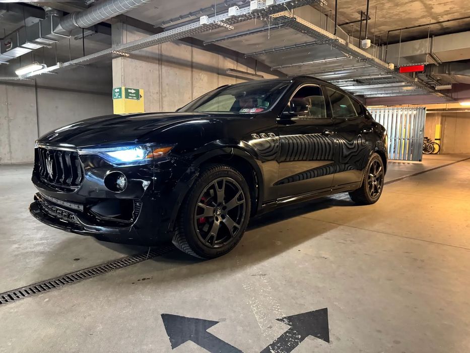 Maserati Levante Wyspokie wyposażenie, Super Stan, niewielkie uszkodzenia