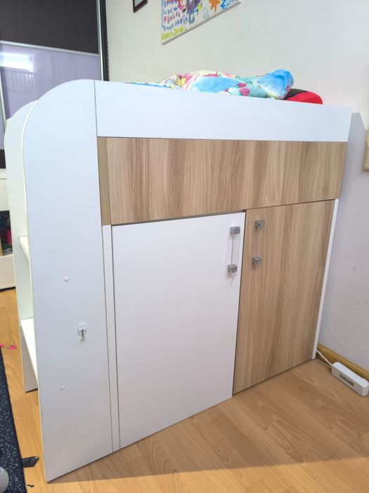 Łóżko piętrowe z bazą