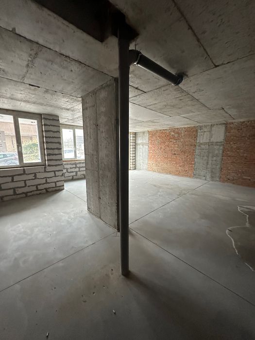 Продам фасадне комерційне приміщення в Ірпені