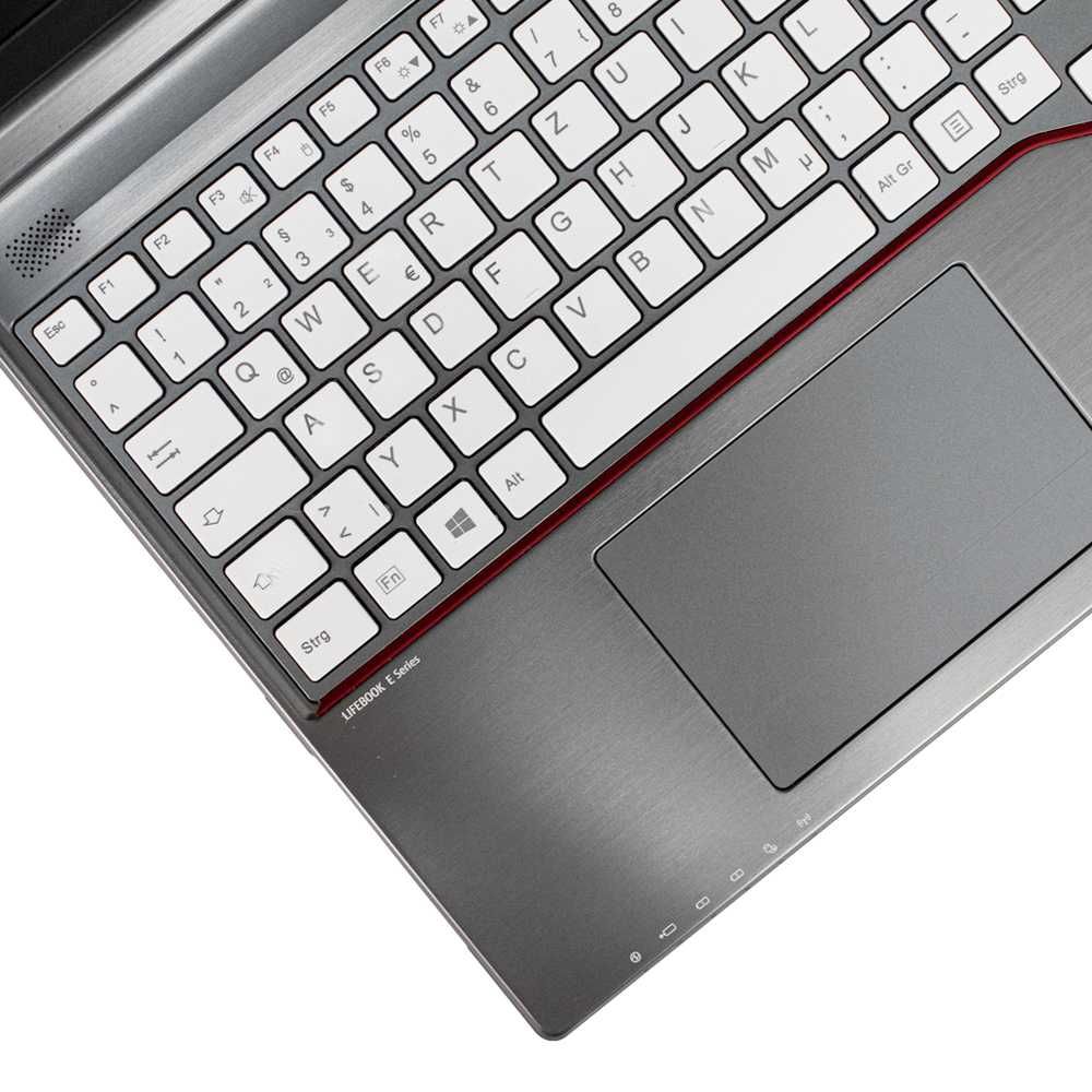 Ноутбук 15.6" Fujitsu LifeBook E756 i5-6200U 8Gb RAM 256Gb SSD