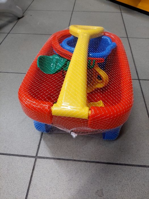 Wózek z zestawem do piasku wiaderko grabki foremki sitko U TIGERA