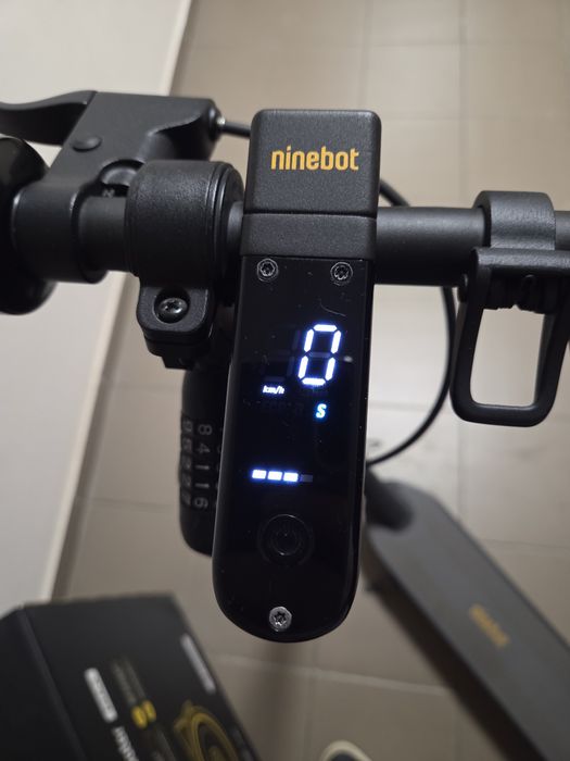 Продам електросамокат електроскутер Ninebot KickScooter Max G30II