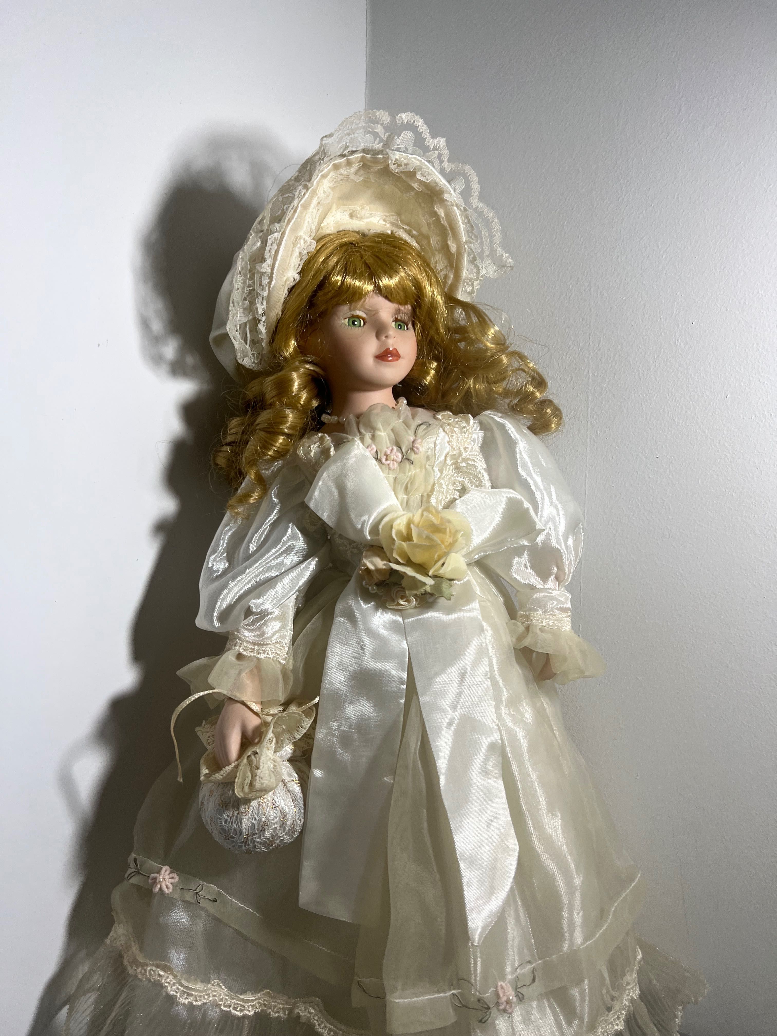 Lalka porcelana w stylu retro (brak rzęsy)