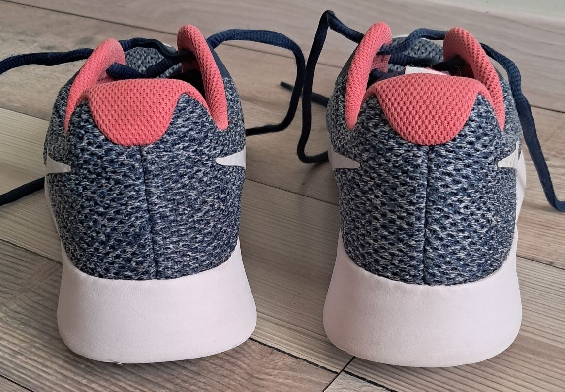Кросівки NIKE (р.40)