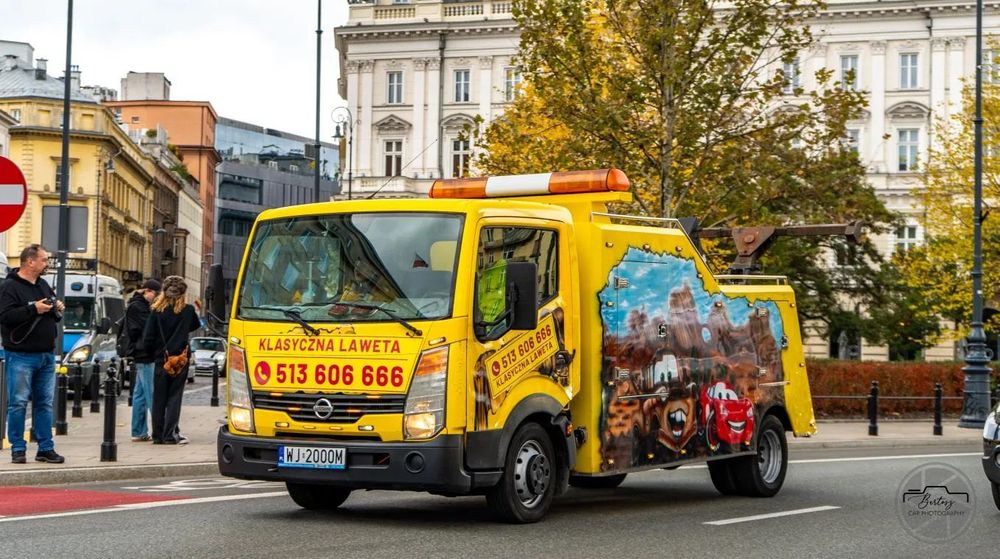 Nissan CABSTAR  Auto laweta Holownik miejski  Widły