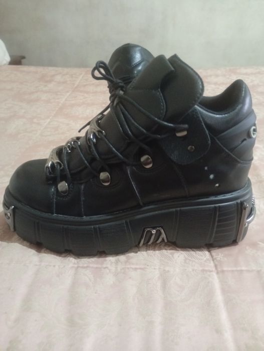 Botas de mulher novas