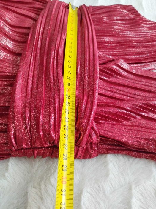 NUANCE r. 34 (XS) - Plisowana Długa Sukienka z Połyskiem Bordowa Nowa