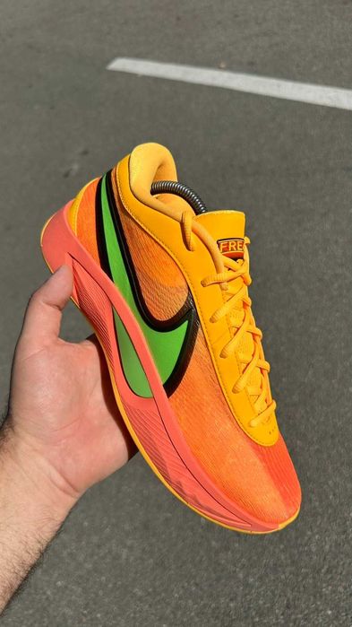 Nike Freak 6  [US 9|27 cm]