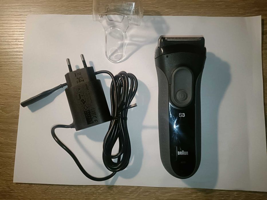 Бритва електрична Braun 3000S
