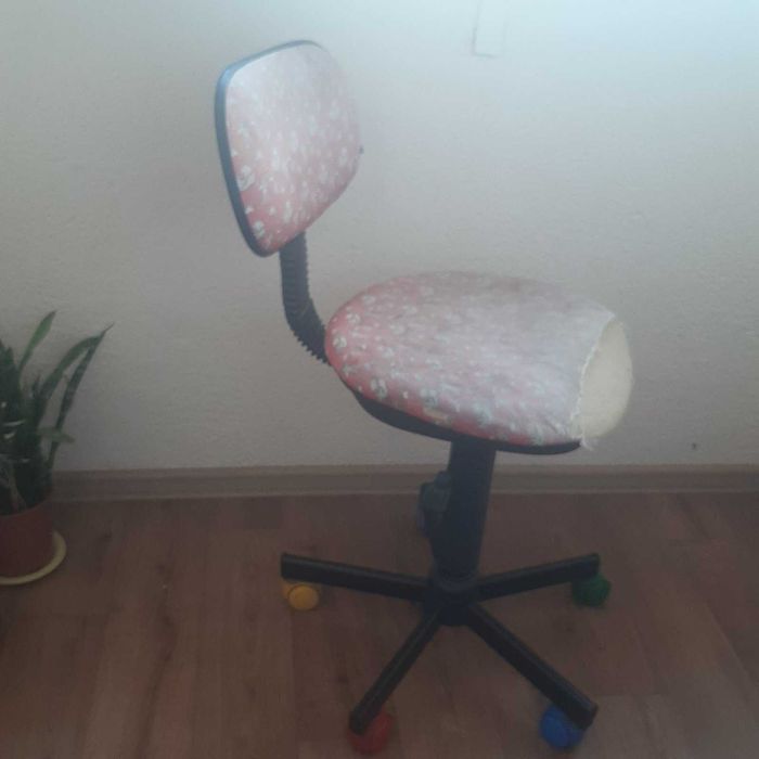 продам дитячий стул компютерний