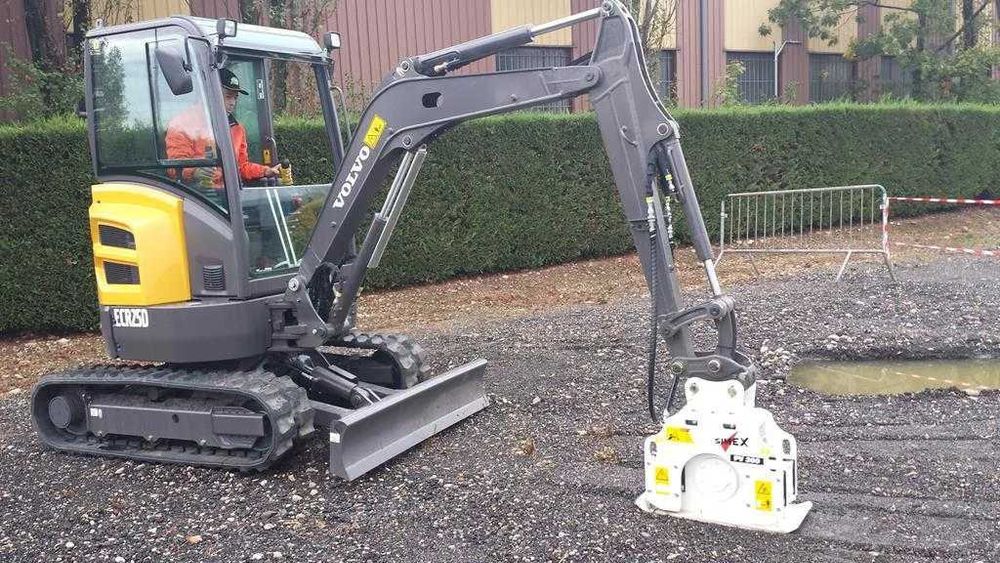 Zagęszczarka gruntu SIMEX PV300 do koparek