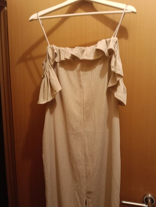 Vestido bege de verão