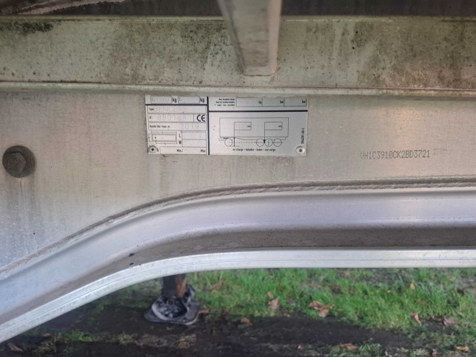 Зерновоз Benalu напівпричіп