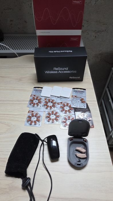 Zestaw ReSound,aparaty słuchowe + mikrofon FM + akcesoria