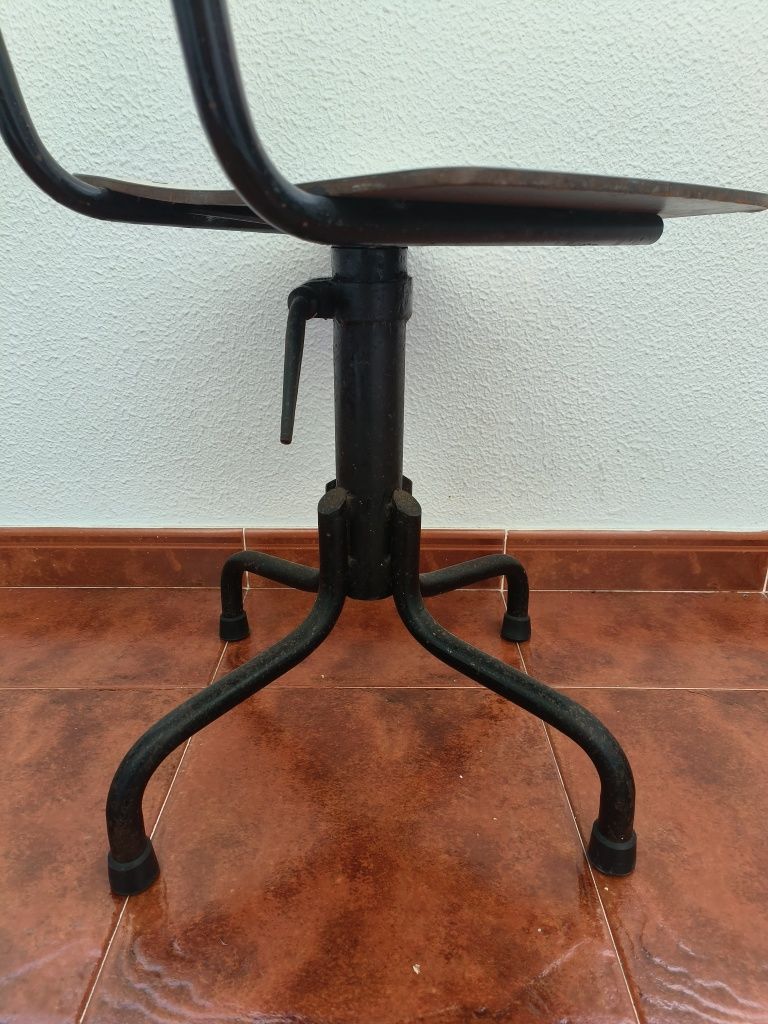 Cadeira Vintage Industrial