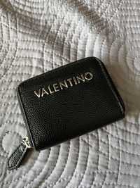 Nowy mały portfel Valentino