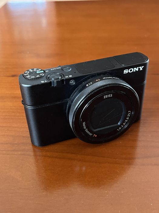Câmera - Sony DSC-RX100M4