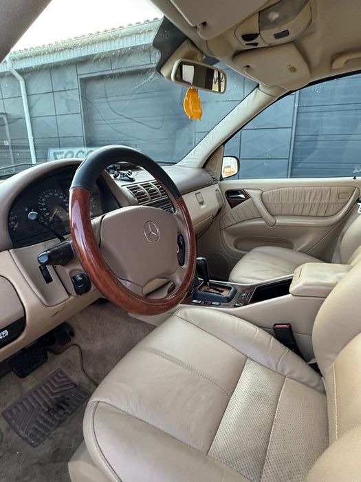 Mercedes-Benz M-Class 2004