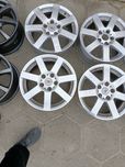 Sprzedam cztery felgi aluminiowe 5 x 112 r16