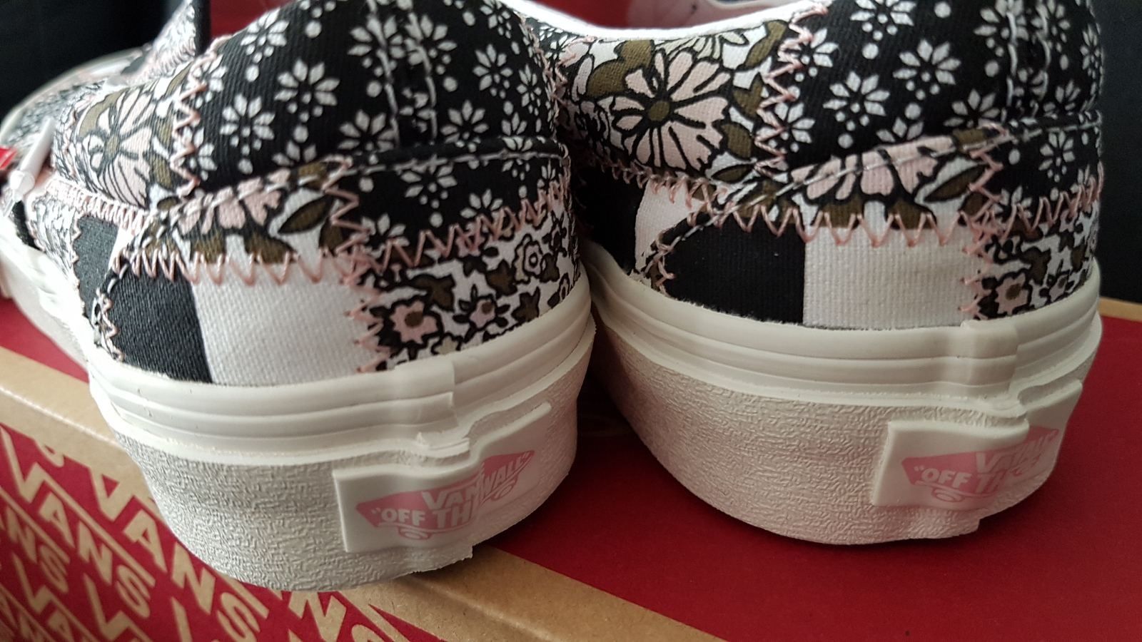 Слипоны фирмы Vans 36р,стелька 23см,оригинал.